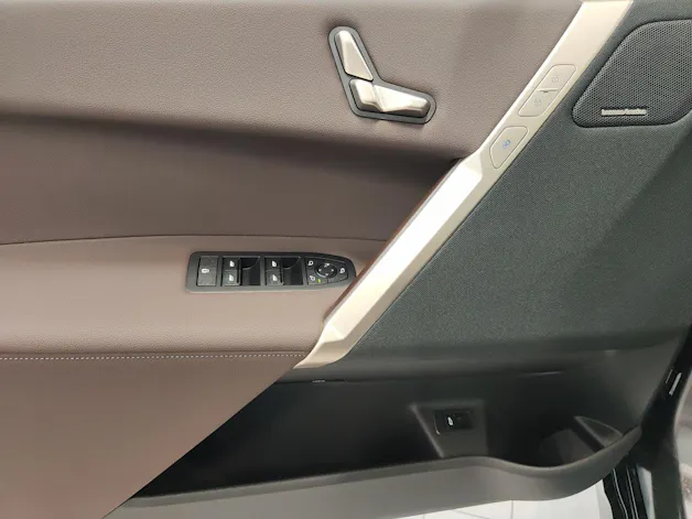 BMW iX xDrive60
