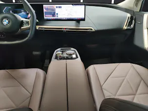 BMW iX xDrive60