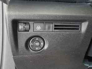 Fahrzeugbild CITROEN C4 1.2 PureTech Shine / ab 3,99% Leasing bei Abschluss einer Protect Autoversicherung