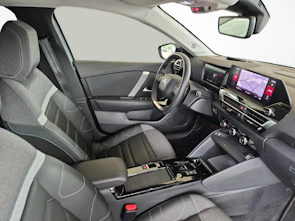 Fahrzeugbild CITROEN C4 1.2 PureTech Shine / ab 3,99% Leasing bei Abschluss einer Protect Autoversicherung