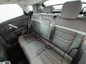 https://vehicle.imgix.net/4324911/d9ca4301-b94d-49b5-b615-4d7bed2cdb31.jpg