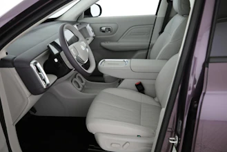 https://vehicle.imgix.net/4324939/ff35043a-b715-46ac-bb85-74b3136e0cff.jpg