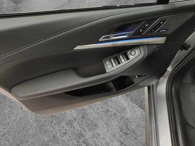 BMW 225e xDrive paddles Active Tourer