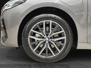 BMW 225e xDrive paddles Active Tourer
