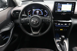 Fahrzeugbild TOYOTA Yaris Cross 1.5 VVT-i HSD Elegant AWD-i