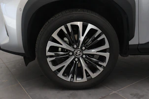 Fahrzeugbild TOYOTA Yaris Cross 1.5 VVT-i HSD Elegant AWD-i