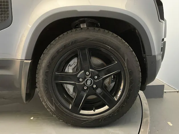 Land Rover Defender 110 3.0 D I6 300 SE