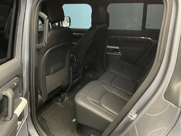 Land Rover Defender 110 3.0 D I6 300 SE