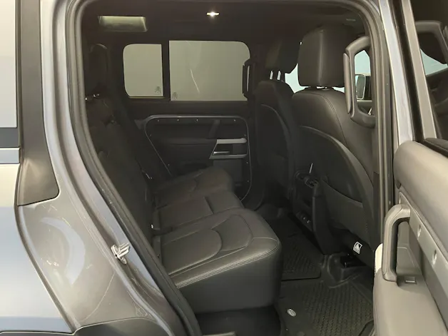 Land Rover Defender 110 3.0 D I6 300 SE