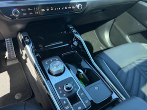 https://vehicle.imgix.net/4325321/88d379fc-cffc-4250-a058-92cabaad197a.jpg