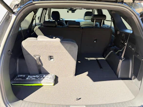 https://vehicle.imgix.net/4325321/e10379c4-7ab7-4fc6-99f9-c01964e75d1b.jpg