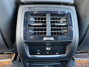 https://vehicle.imgix.net/4325358/29850c42-475a-4296-aa3d-c9d834d15f89.jpg