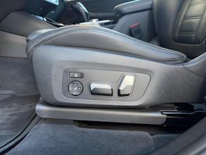https://vehicle.imgix.net/4325358/39d4dba2-8253-4683-a017-03ca99cfbbd2.jpg