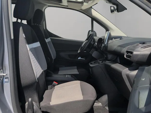 Citroën Berlingo XL 1.5 BlueHDi 130 Feel Pack 7P. / Anhängerkupplung fix / Rückfahrkamera / Totwinkelassistent / Winterräder / Herstellergarantie
