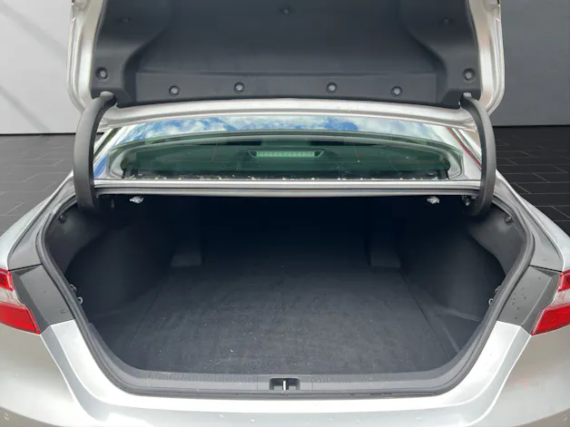 Toyota Camry 2.5 HSD Business