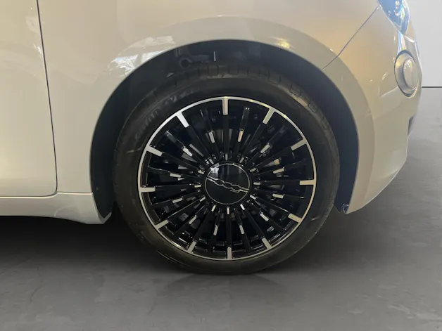 Fiat 500 Cabrio 1.0 Hybrid La Prima