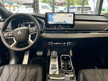 MITSUBISHI OUTLANDER 11
