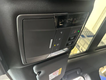 MITSUBISHI OUTLANDER 23