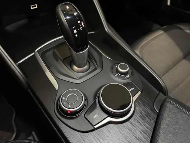 Alfa Romeo Giulia 2.0 Super Automatic | CH |