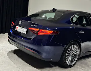 Alfa Romeo Giulia 2.0 Super Automatic | CH |