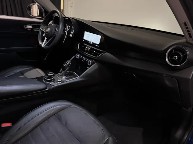 Alfa Romeo Giulia 2.0 Super Automatic | CH |