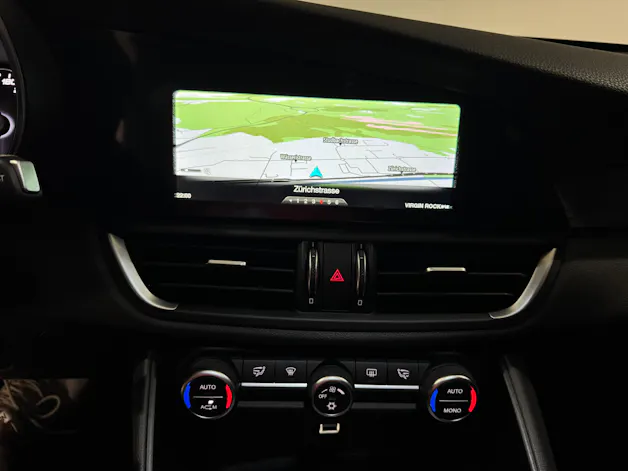 Alfa Romeo Giulia 2.0 Super Automatic | CH |