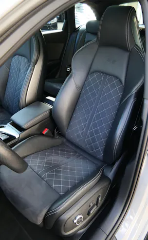 Audi RS4 Avant quattro tiptronic