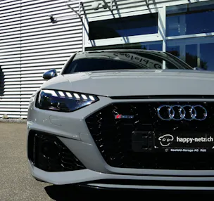 Audi RS4 Avant quattro tiptronic