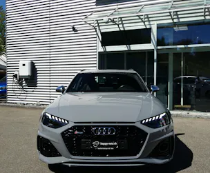 Audi RS4 Avant quattro tiptronic