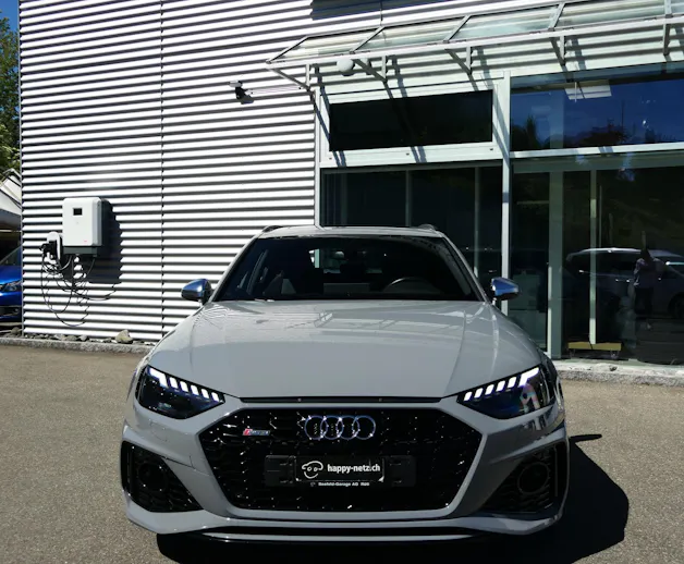 Audi RS4 Avant quattro tiptronic