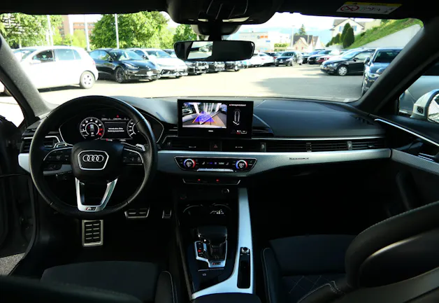 Audi RS4 Avant quattro tiptronic