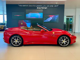 Ferrari California Trenta 490 cv