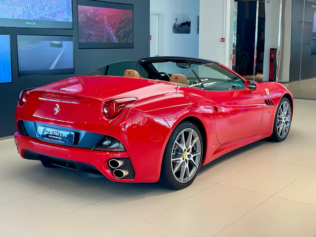 Ferrari California Trenta 490 cv
