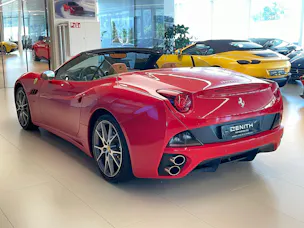 Ferrari California Trenta 490 cv