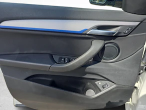 https://vehicle.imgix.net/4325845/b68ee21f-d094-4a24-8128-8ad61d7f4398.jpg