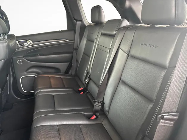 Jeep Grand Cherokee 3.0 CRD 250 Summit / ab 3,99% Leasing bei Abschluss einer Protect Autoversicherung