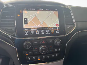 Jeep Grand Cherokee 3.0 CRD 250 Summit / ab 3,99% Leasing bei Abschluss einer Protect Autoversicherung