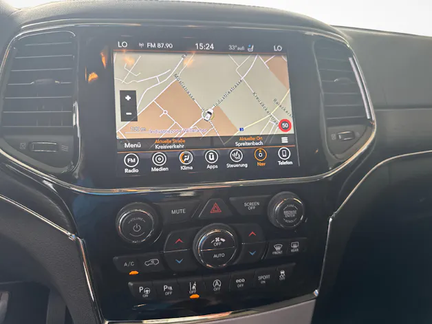 Jeep Grand Cherokee 3.0 CRD 250 Summit / ab 3,99% Leasing bei Abschluss einer Protect Autoversicherung