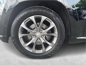 https://vehicle.imgix.net/4325846/a98715ae-ec46-46e2-bfbe-771b290a2b9e.jpg
