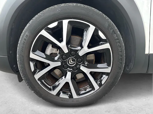Citroën C5 Aircross 1.6 Plug-in Hybrid Shine / ab 3,99% Leasing bei Abschluss einer Protect Autoversicherung