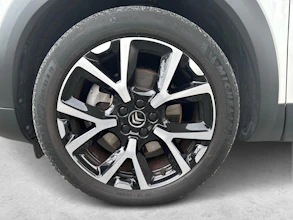 https://vehicle.imgix.net/4325858/63b9e174-69f6-4218-a735-34921d321b2b.jpg