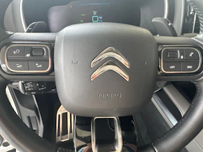 https://vehicle.imgix.net/4325858/e21054b0-14d1-479a-b24c-29b95ab597ea.jpg