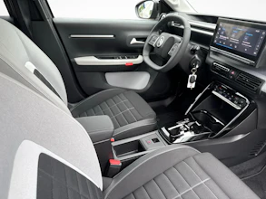 https://vehicle.imgix.net/4325860/4a5cf069-64d3-4032-bf33-2060d27f4709.jpg