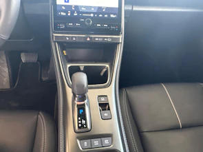Fahrzeugbild LEXUS LBX 1.5 Hybrid Relax / ab 3,99% Leasing bei Abschluss einer Protect Autoversicherung