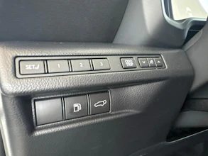 https://vehicle.imgix.net/4325862/c87e122f-080c-4fe5-b65e-ae6ab86aeb02.jpg