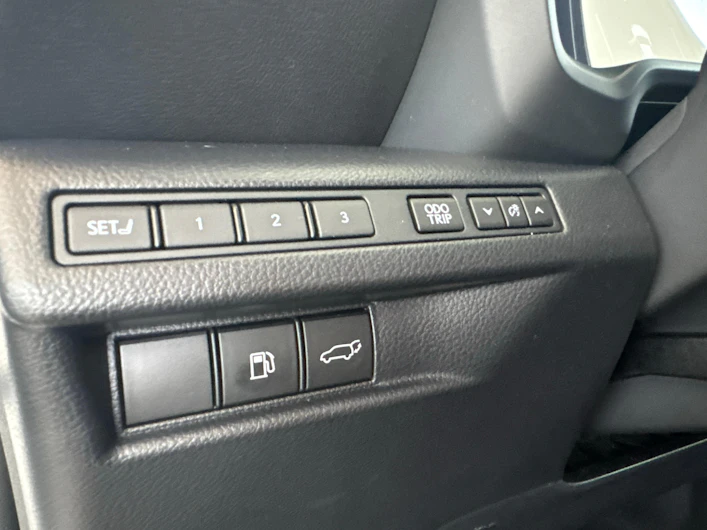 Fahrzeugbild LEXUS LBX