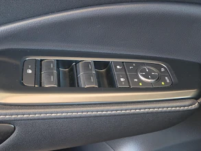 https://vehicle.imgix.net/4325866/3da9fb5c-22a6-48c2-b4a6-014c96093184.jpg