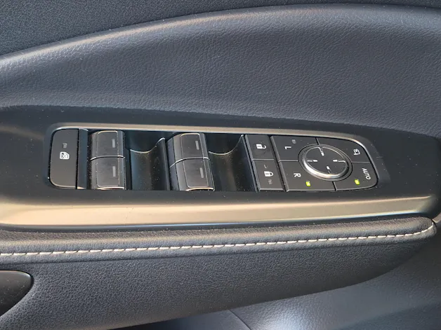 Lexus LBX 1.5 Hybrid Relax AWD / ab 3,99% Leasing bei Abschluss einer Protect Autoversicherung