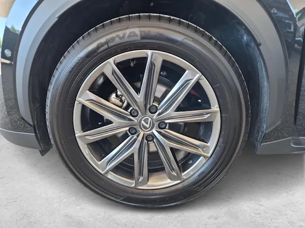 Lexus LBX 1.5 Hybrid Relax AWD / ab 3,99% Leasing bei Abschluss einer Protect Autoversicherung