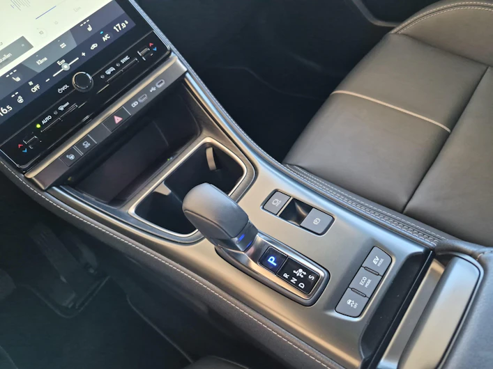 Fahrzeugbild LEXUS LBX